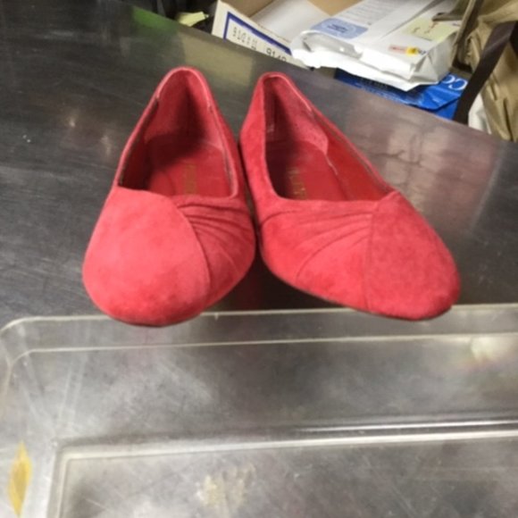 red suede shoes 8W - Picture 4 of 4